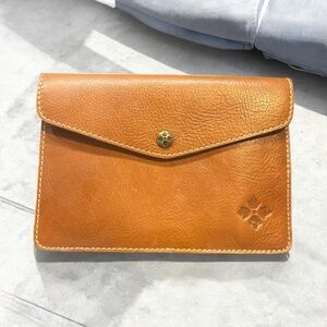 PATRICIA NASH Heritage Tan Leather Pouch Clutch